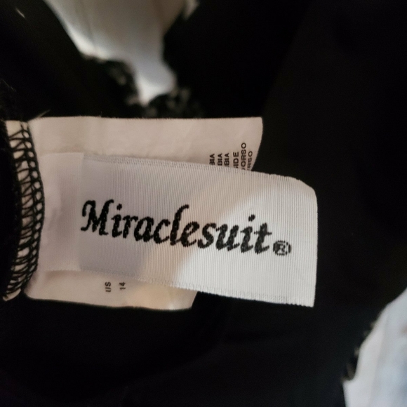 MIRACLESUIT - Picture 4 of 7